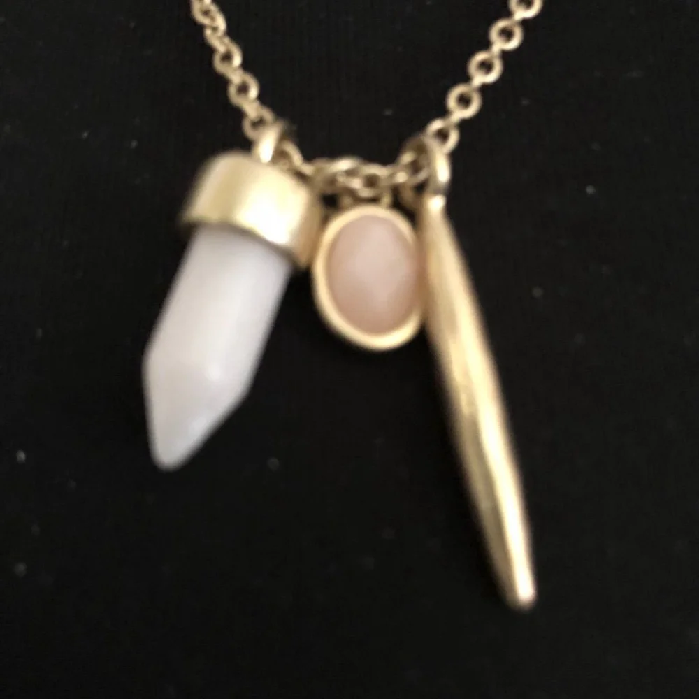 Rose Quartz Stone Cluster Gold Necklace NWOT